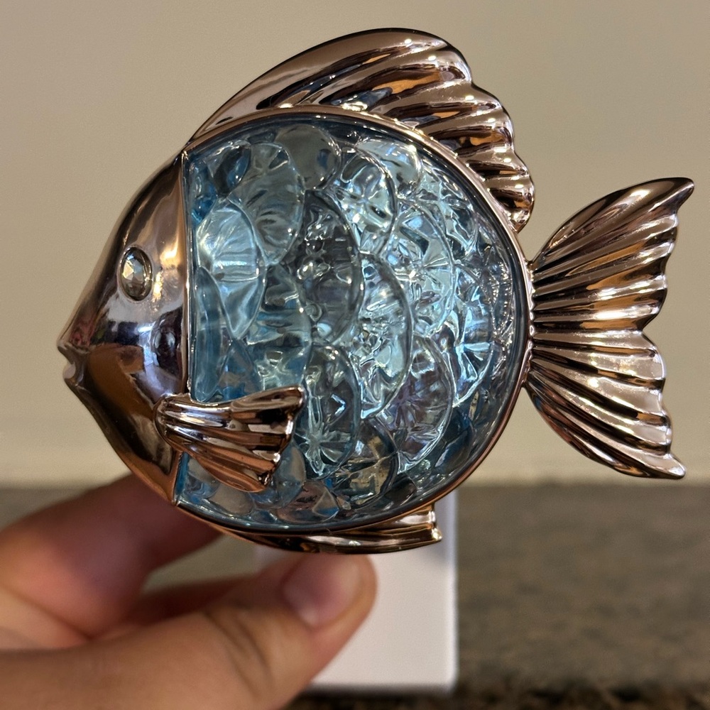 B&BW Fiber Optic Fish Wallflower Plug